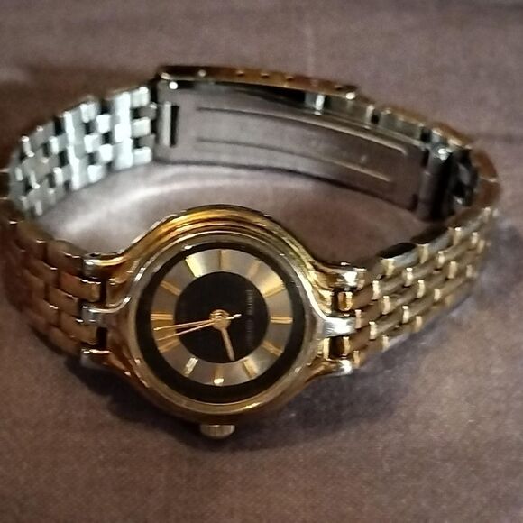 Pierre Cardin Watch - Picture 7 of 10